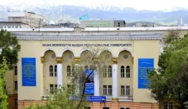 Из состоятельных семей? Грантницы женского педуниверситета в Алматы остались без выплат на еду