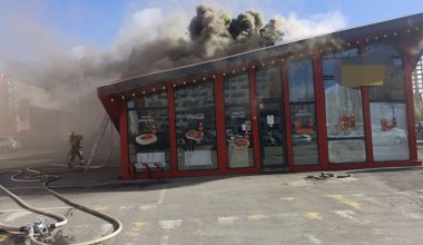 Огонь охватил кафе в Астане