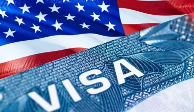 Иностранцы в США массово лишаются виз