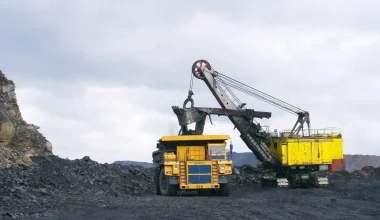Под Балхашем нашли три нелегальных карьера, где добывали железную и марганцевую руду