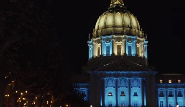 Мэрия Сан-Франциско окрасилась в цвета флага Казахстана