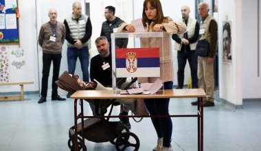 Сможет ли Вучич сохранить власть? Сербия выбирает парламент после протестов
