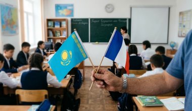 «Невероятно, как казахстанцы делают это»: француз рассказал о жизни и работе в Алматы